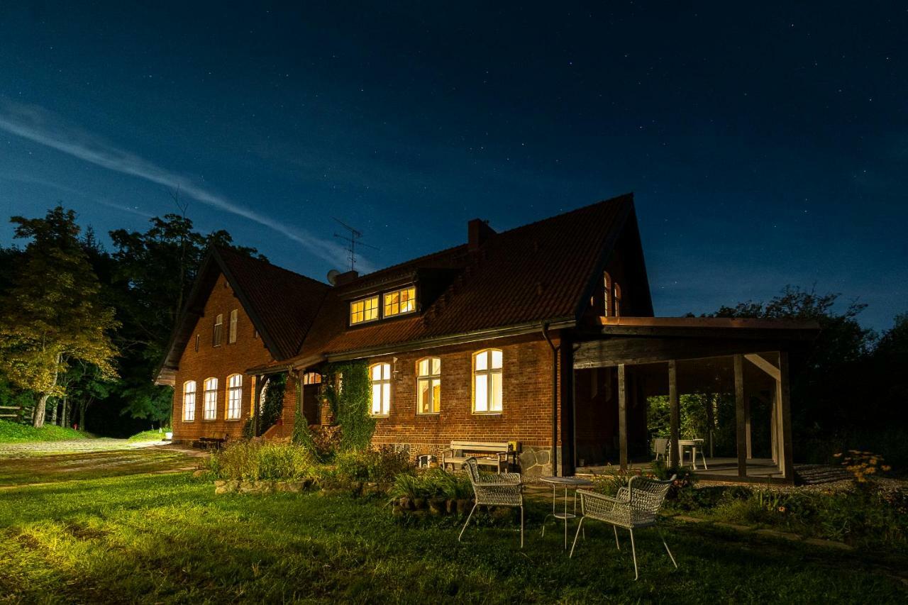 Dom Goscinny Stara Szkola Wysoka Wieś Exteriör bild